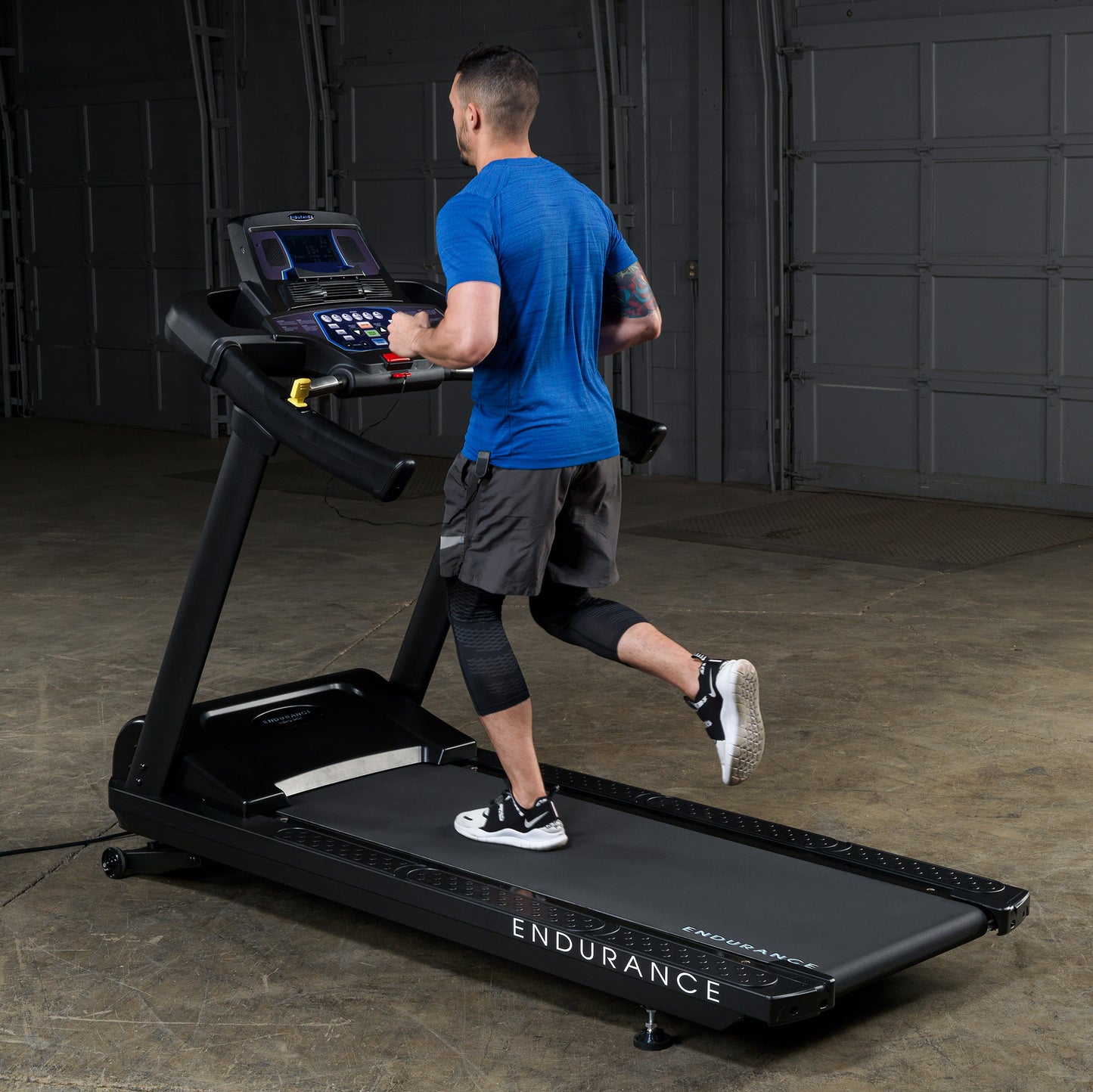 Body-Solid Endurance Commercial Treadmill T150